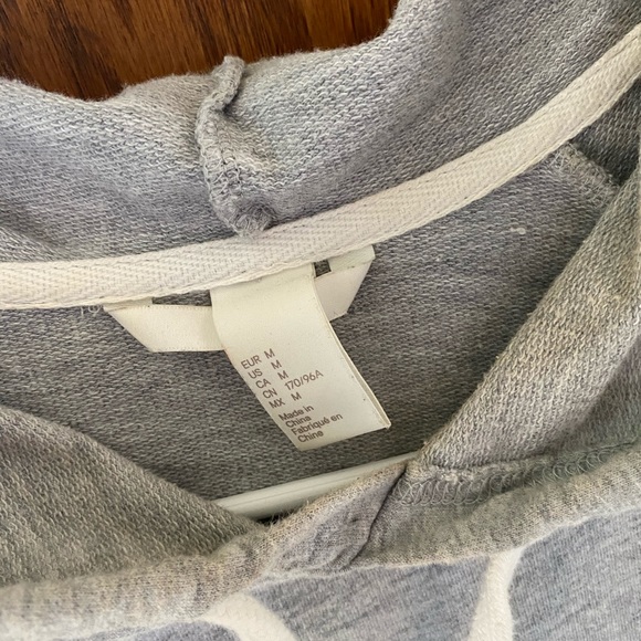 H&M Cropped Hoodie - Picture 3 of 3